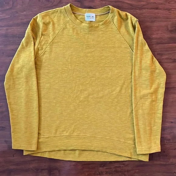 ⭐3/$15 Long Sleeve Top - Picture 1 of 7